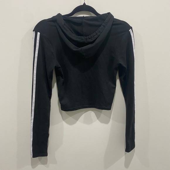 Black crop top - Picture 3 of 3